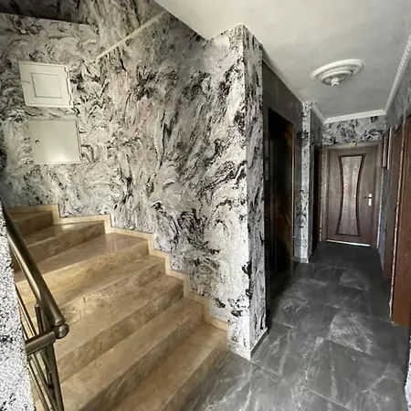 Hotel özgür