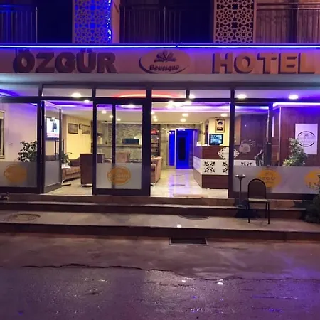 Oezguer 3*