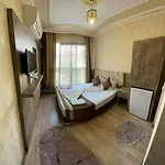 Oezguer Hotel 3*