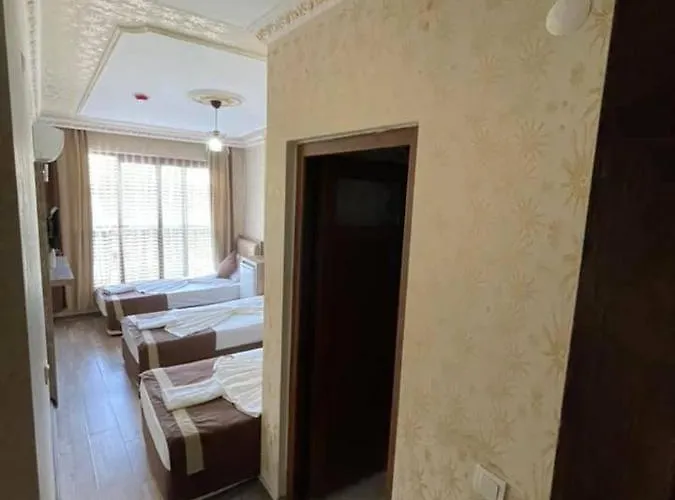 מלון Oezguer אנטליה