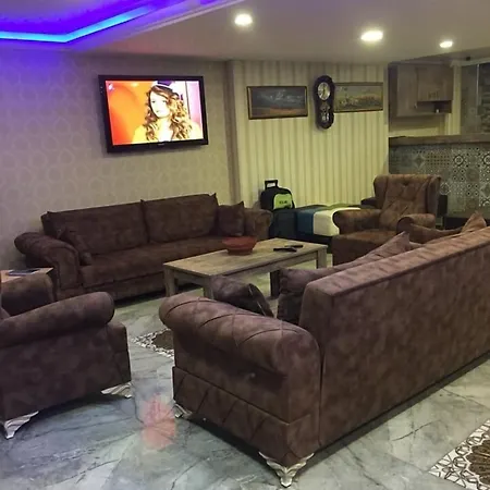 Oezguer Szálloda 3*