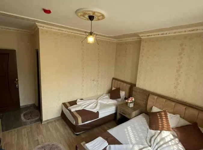 Hotell Oezguer 3*