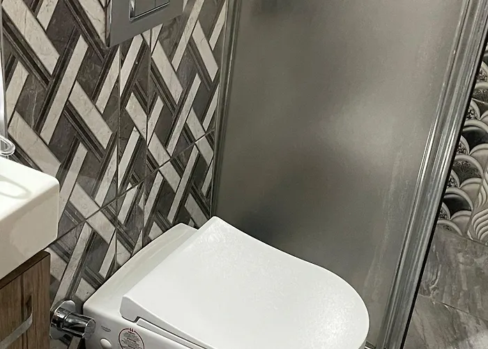 Oezguer 酒店 安塔利亚