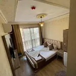 Oezguer Antalya