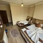 Hotel Oezguer