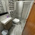 Oezguer Αττάλεια