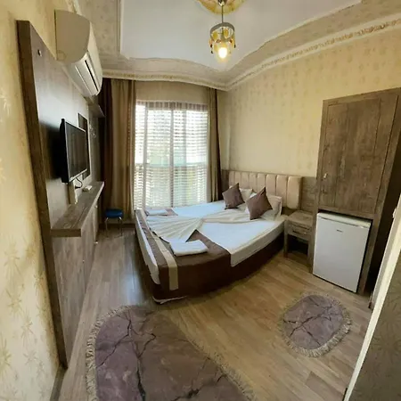 Oezguer Отель 3*