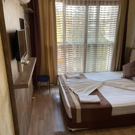 Oezguer 3* Анталья